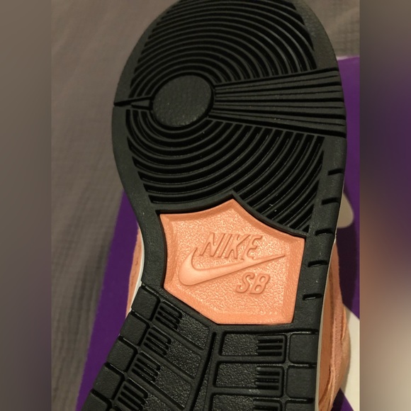 Nike SB Dunk Low - Pink Pig - Picture 9 of 12